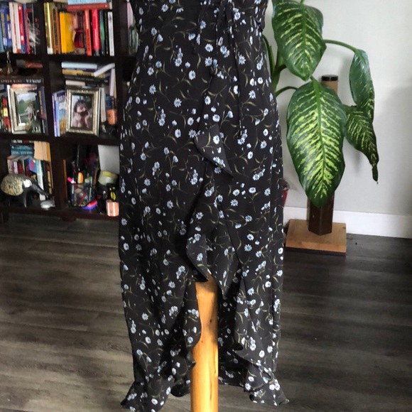 Black floral wrap dress - Picture 2 of 3